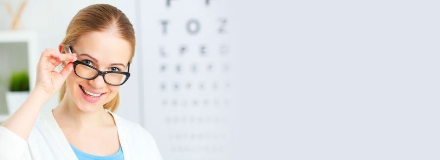 La ragazza è riuscita a migliorare la sua vista con l'aiuto della medicina tradizionale